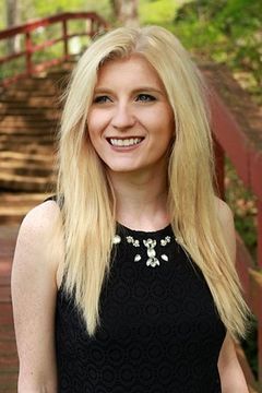 Emmy Allin interpreta Mr. Campbell's Student (uncredited)