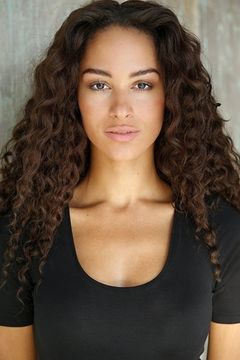 Hannah Gottesman interpreta Sovereign Chambermaid