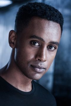 Araya Mengesha interpreta Pavel