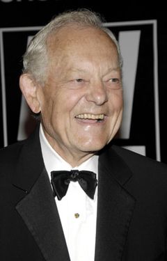 Bob Schieffer interpreta Self