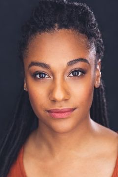 Madeline Grey DeFreece interpreta Tara
