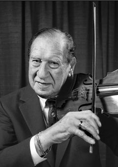 Henny Youngman interpreta Himself