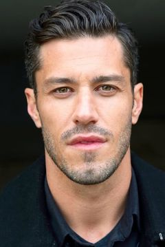 Brandon Quinn interpreta Henry
