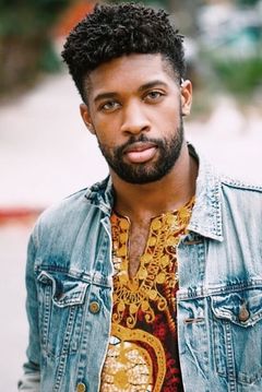 Doug Locke interpreta Mad Youth Actor