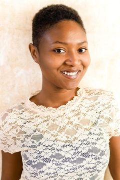 Assouma Sow interpreta Corinne, la 2e vendeuse