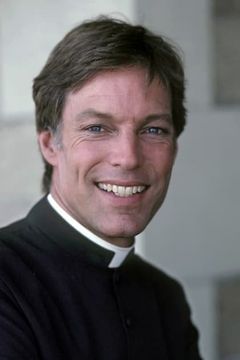 Richard Chamberlain interpreta Councilman Banks