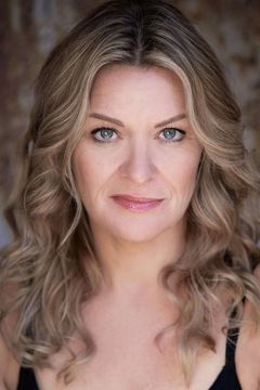 Roz Turnbull interpreta Stephanie