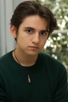 Sam Chemoul interpreta Fils de Fred et de Coco