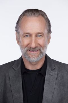 Brian Henson interpreta Jack Pumpkinhead (voice)