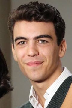 Andrea Sanarelli interpreta Pietro Conti