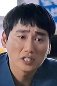 Shin Sung-il interpreta Mercenary