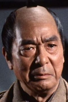 Bontarō Miake interpreta Adm. Koshiro Oikawa