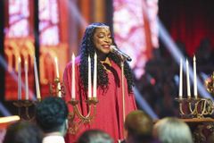 Carmen Carter interpreta American Dream Singer