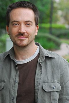 Brian Schaeffer interpreta Police Officer #3