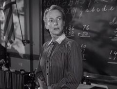 Mary Alan Hokanson interpreta Secretary (uncredited)