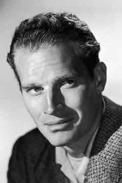 Charlton Heston interpreta Mr. Clayborne