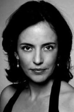 Amanda Ooms interpreta Pilar