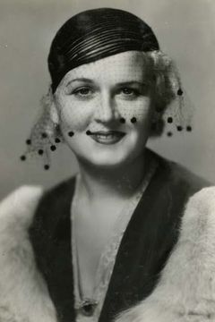Vivien Oakland interpreta Receptionist (uncredited)