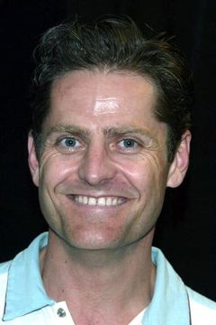 Seán Martin Hingston interpreta Dancer