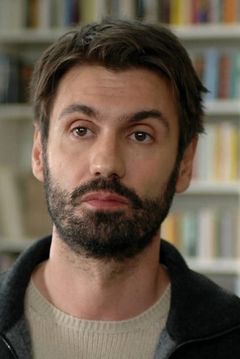 Fabrizio Gifuni interpreta Alcide De Gasperi