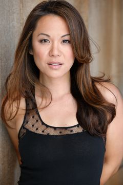 Samantha Quan interpreta Lori