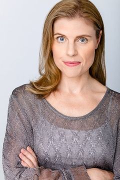 Kelly Lind interpreta Audrey