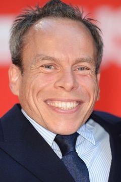 Warwick Davis interpreta Goblin Bank Teller / Filius Flitwick