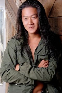 Aleksandr Tsoy interpreta Khan Batiy