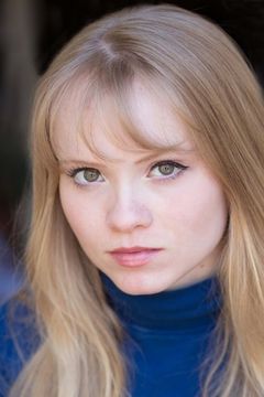 Shaelan O'Connor interpreta