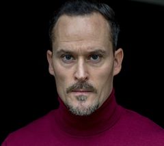 Nico Birnbaum interpreta Colonel Alexis von Roenne