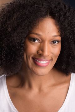 Kron Moore interpreta Teacher (Mrs. Blasky)