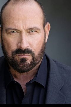 Kevin Fry interpreta Bodyguard Many