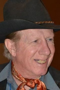 Neil Summers interpreta Deputy Virgil