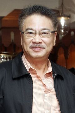 Ng Man-tat interpreta Fung