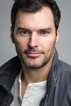Jon Woodward Kirby interpreta Fred Kupke