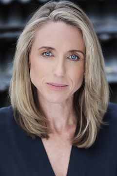 Jacy Lewis interpreta Wilkin's Assistant