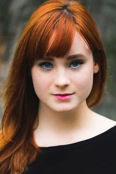 Emelia Hellman interpreta Ashley