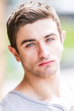 Ricky Ubeda interpreta Flaco