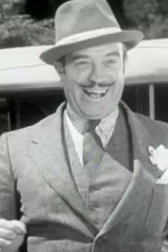 William Royle interpreta Harris