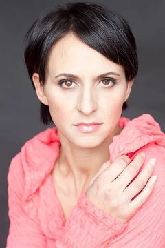 Dayna Grant interpreta Jeannie Colletta