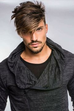 Mariano Di Vaio interpreta Self