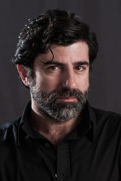 Massimo De Matteo interpreta Massimo Vassallo