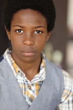 Dante Brown interpreta Darrell