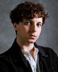 Connor Catchpole interpreta Small Boy #2