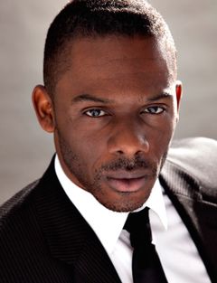 Russell Richardson interpreta Viper 2