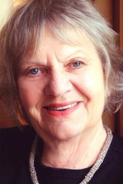 Elizabeth McRae interpreta Jean Marlowe