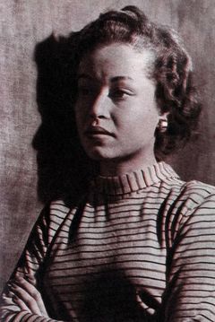 Isabel Cooley interpreta Charmian (as Isabelle Cooley)