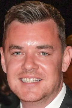 Danny O'Carroll interpreta Clarke