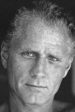 Michael Ray Miller interpreta Colonel Axelrod