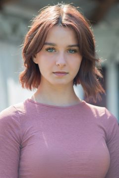Erin Pitt interpreta Junior Rocker Audrey